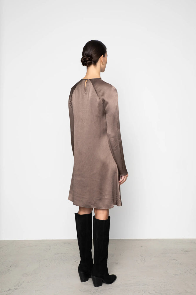 Lissie Kjole Dark Taupe